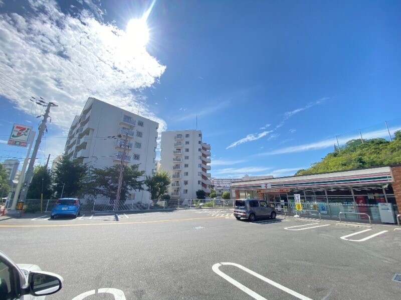 コンビニ　セブンイレブン神戸垂水上高丸店（コンビニ）まで437m
