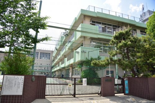小学校　墨田区立緑小学校（小学校）まで486m