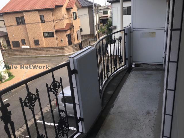 バルコニー　ベランダ広いです。