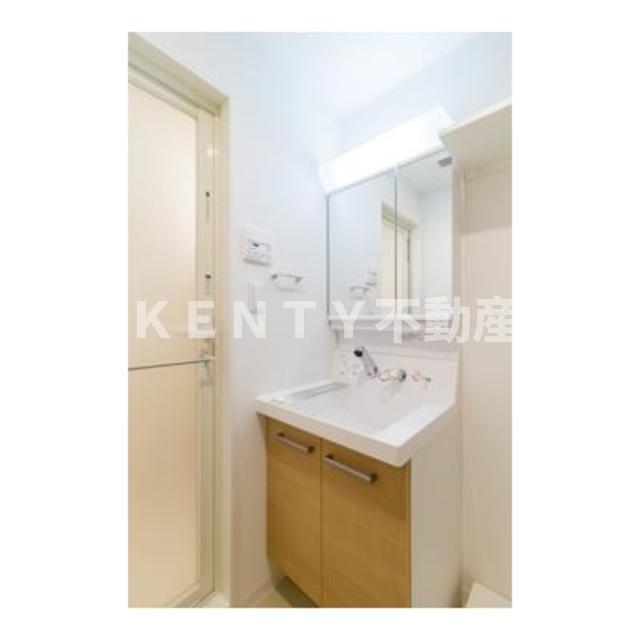 洗面設備　コンパクトで使いやすい洗面所