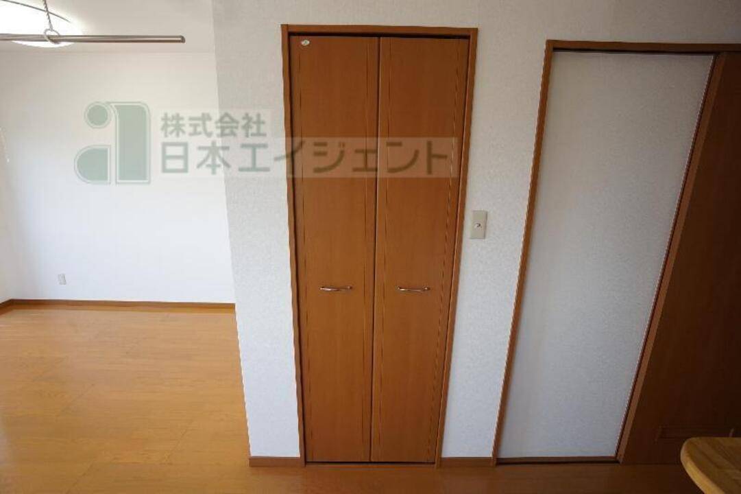 収納　ウォークインクローゼット