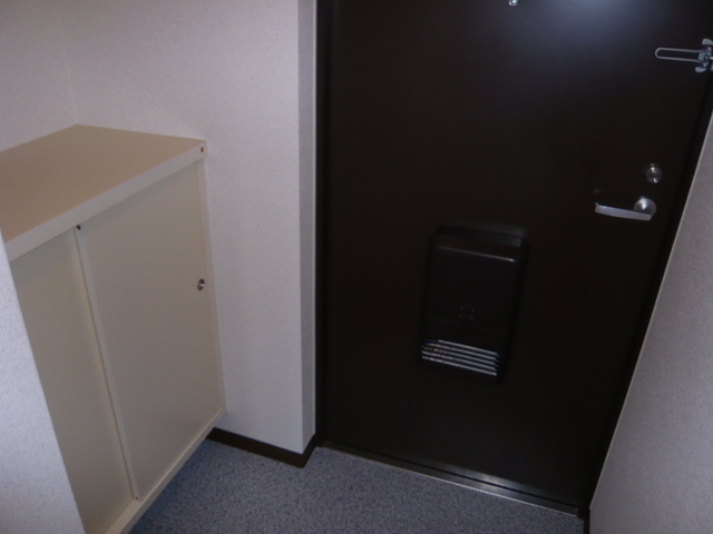 玄関　※同タイプのお部屋の写真を掲載しております。