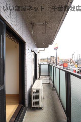 バルコニー　開放的で明るい空間を演出してくれるバルコニーです