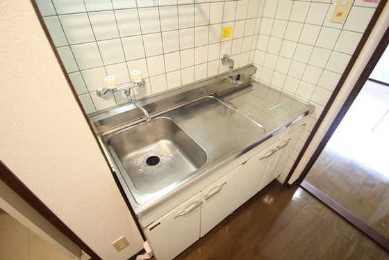 キッチン　※別部屋の写真です