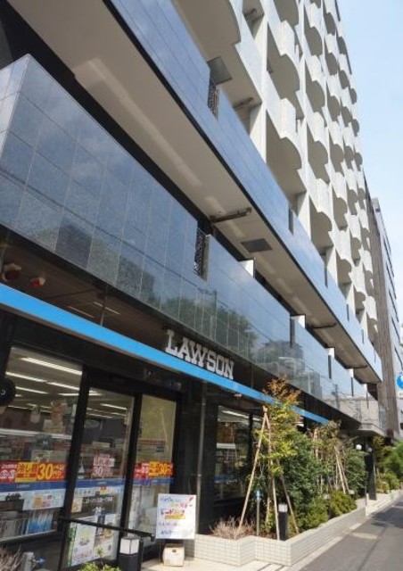 コンビニ　ローソン三田一丁目店（コンビニ）まで239m