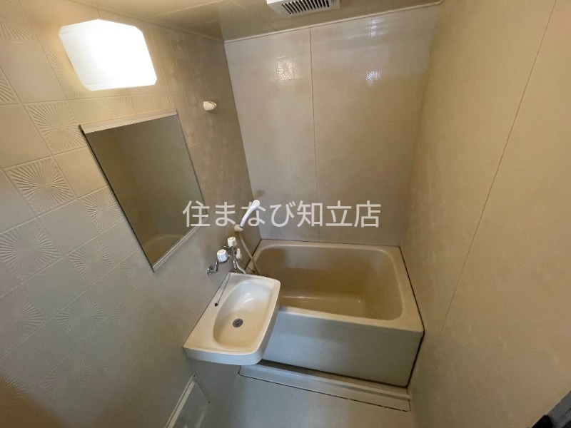 バス・シャワールーム　同型別部屋写真