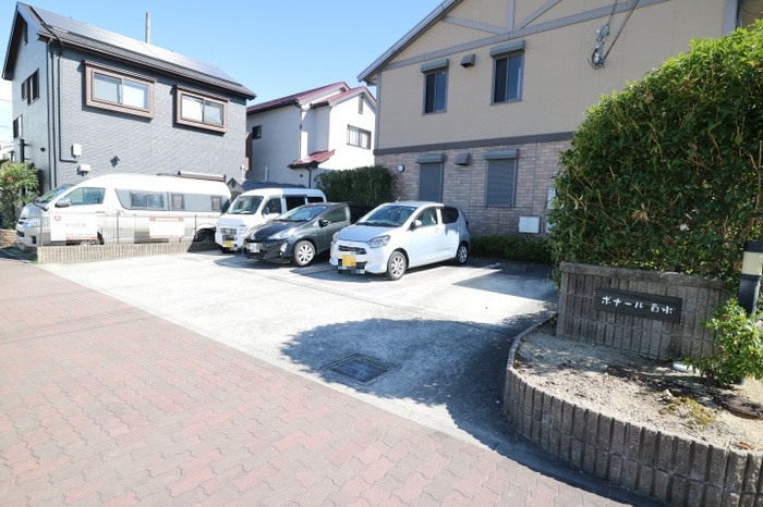 駐車場　駐車場