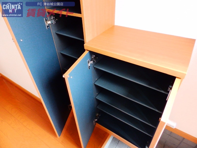 玄関　反転同型タイプ
