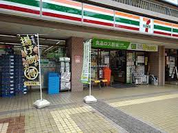 コンビニ　セブンイレブン 品川西大井駅前店（コンビニ）まで165m
