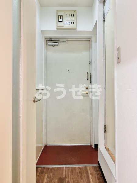玄関　?