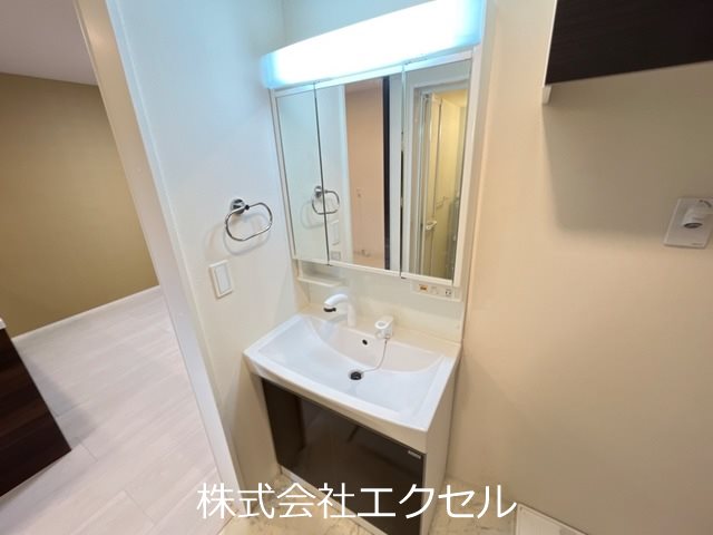洗面設備　朝に便利な独立洗面台完備♪