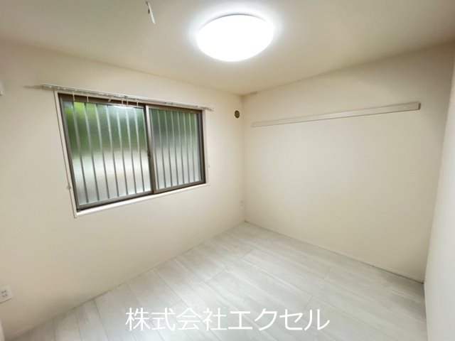 その他部屋・スペース　ウォークインクローゼット完備の5畳の洋室♪