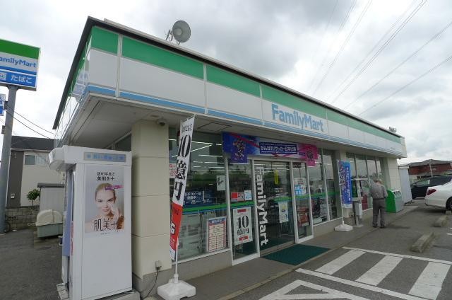 コンビニ　ファミリーマート（コンビニ）まで305m