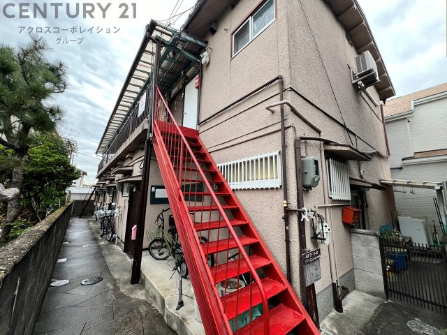 建物外観　敷地内に原付置き場あります！
