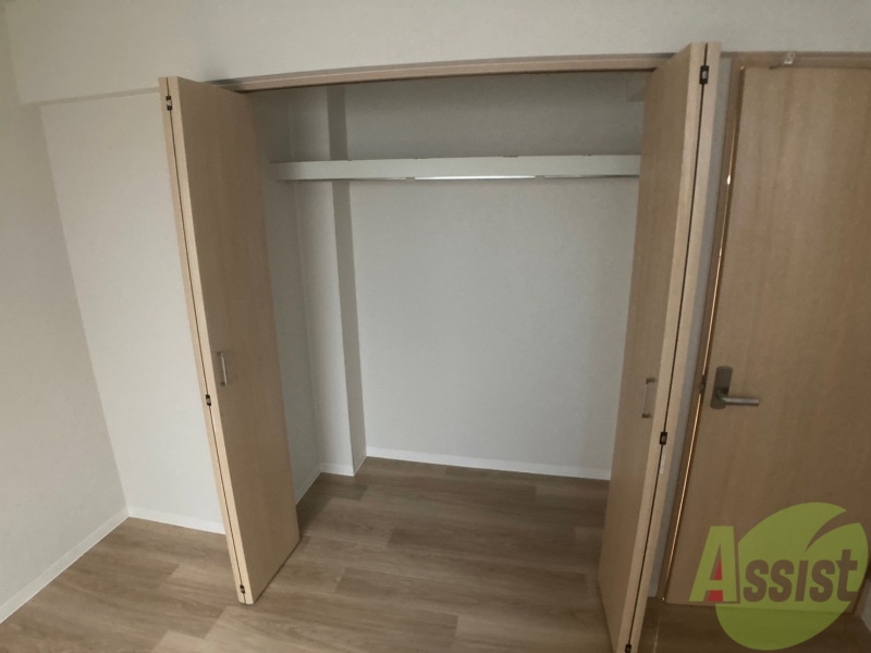 収納　寝室の収納です。部屋がすっきり片付きます。