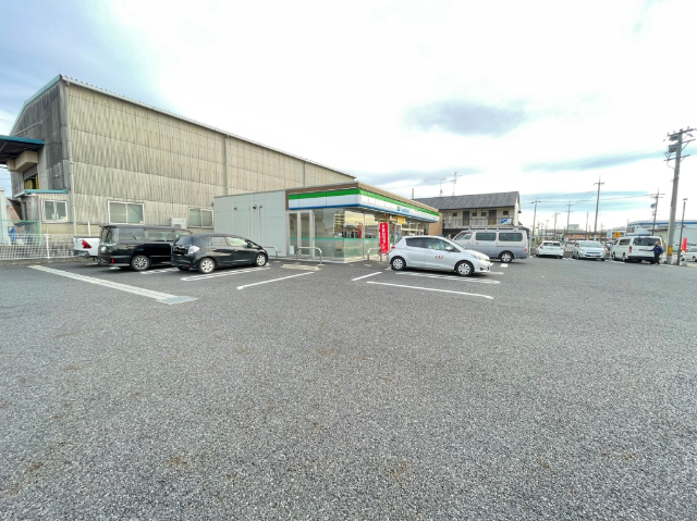 コンビニ　ファミリーマート西ノ島店（コンビニ）まで460m