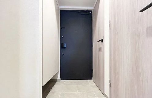 玄関　※別部屋参考写真