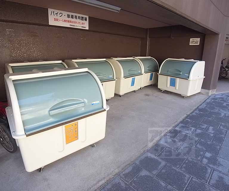 エントランス　ゴミ民間回収
