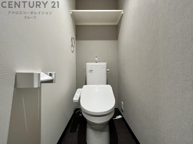 トイレ　温水洗浄便座付きのトイレです♪