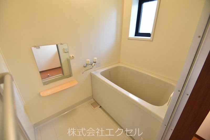 バス・シャワールーム　追い焚き完備の綺麗な浴室♪