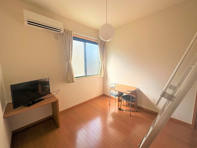 居室・リビング　1階タイプのお部屋です。