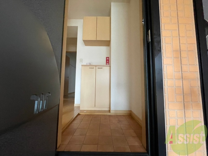 玄関　玄関です。すぐ広いリビングにつながっています