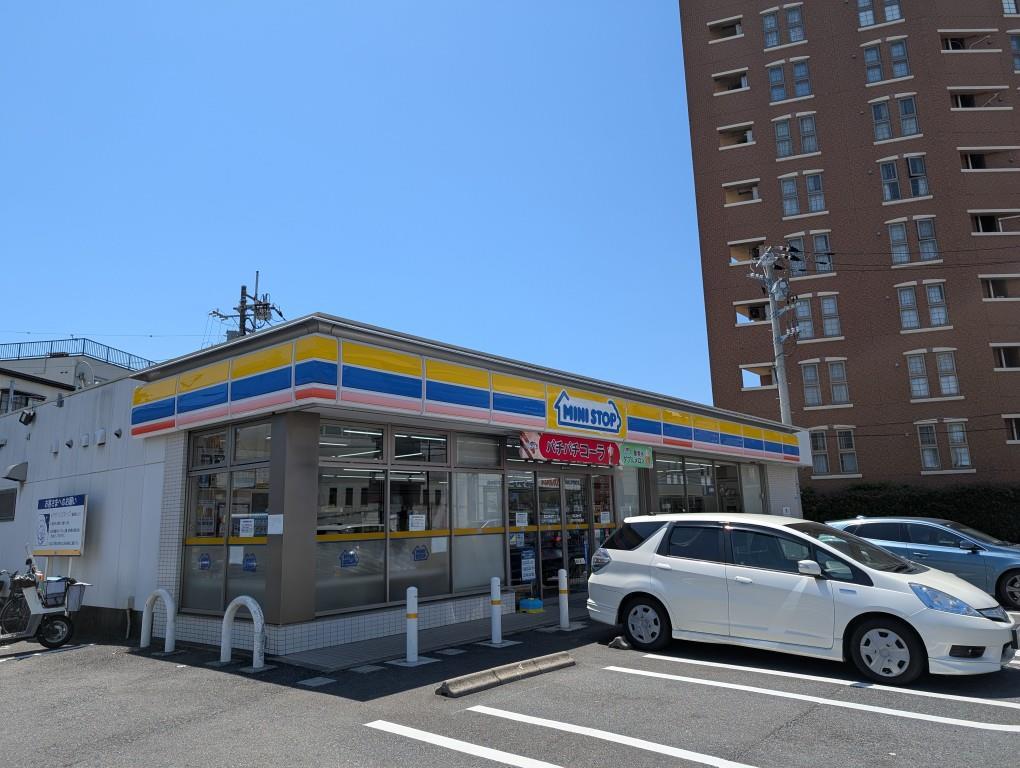 コンビニ　ミニストップ新小岩4丁目店（コンビニ）まで178m