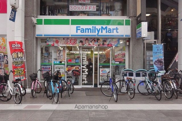 コンビニ　ファミリーマート（コンビニ）まで449m