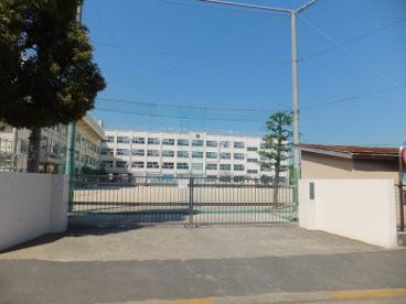 小学校　足立区立栗原小学校（小学校）まで488m