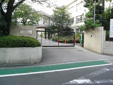 小学校　板橋区立舟渡小学校（小学校）まで370m