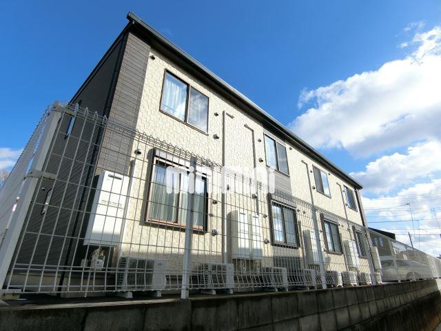建物外観　１棟８戸のアパート。