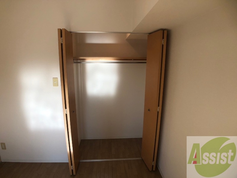 収納　寝室の収納です。部屋がすっきり片付きます。