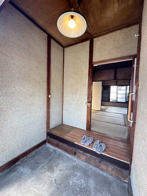 玄関　別部屋参考写真です