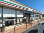 コンビニ　セブン-イレブン伊勢崎境女塚店（コンビニ）まで924m