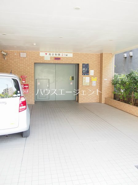 駐車場　敷地内に駐車場もあります。