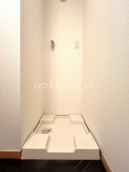 その他設備　洗濯機置き場は室内にございます。※参考画像