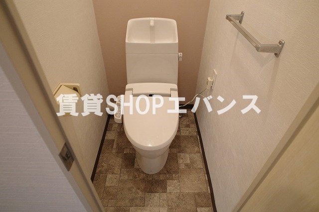 トイレ　清潔感のあるトイレです