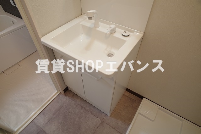 洗面設備　スペースが確保できる洗面所です