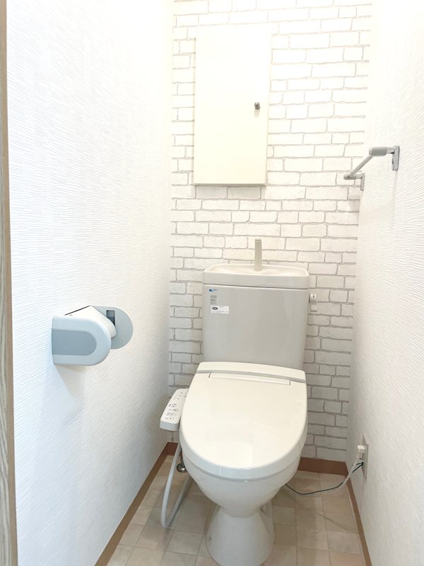 トイレ　トイレは温水洗浄便座に変更予定