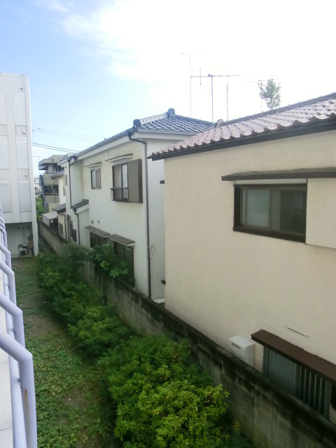 眺望　周辺は静かな住宅街です。
