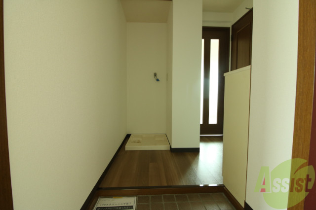 玄関　ゆとりある設計で、お客様を心地よく迎える玄関口。