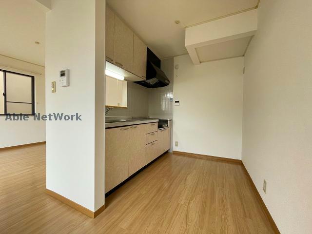 キッチン　※同物件別部屋の写真です。