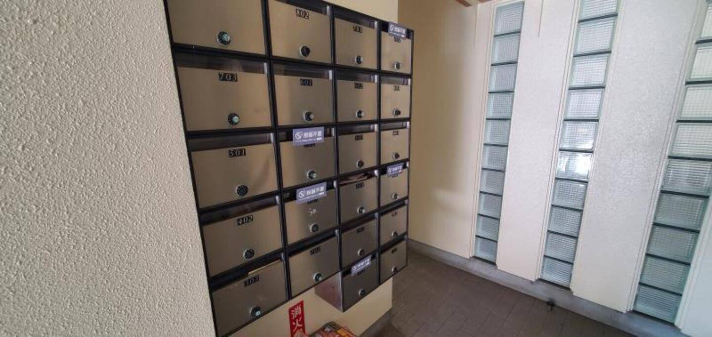エントランス　メールBOX