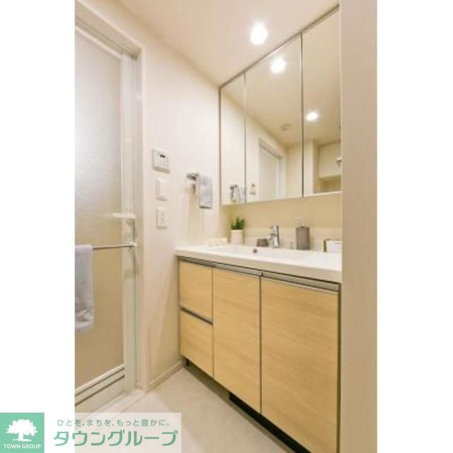 洗面設備　※写真は同タイプ住戸です。