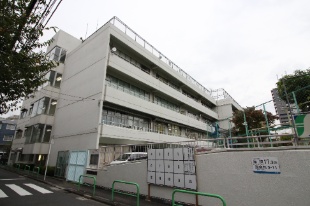 小学校　港区立笄小学校（小学校）まで802m