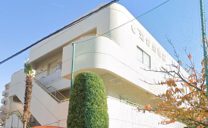 幼稚園・保育園　幼保連携型認定こども園進修幼稚園（幼稚園・保育園）まで395m