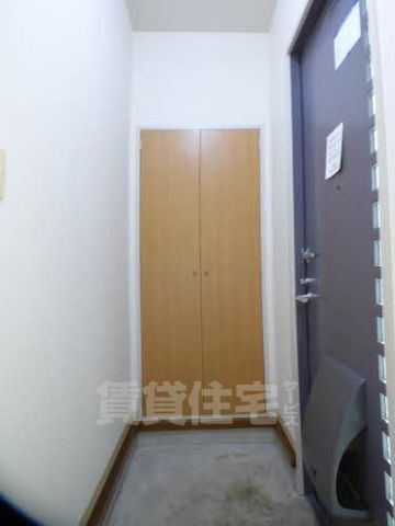 玄関　同物件別部屋