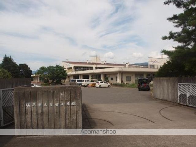 小学校　吉田小学校（小学校）まで800m
