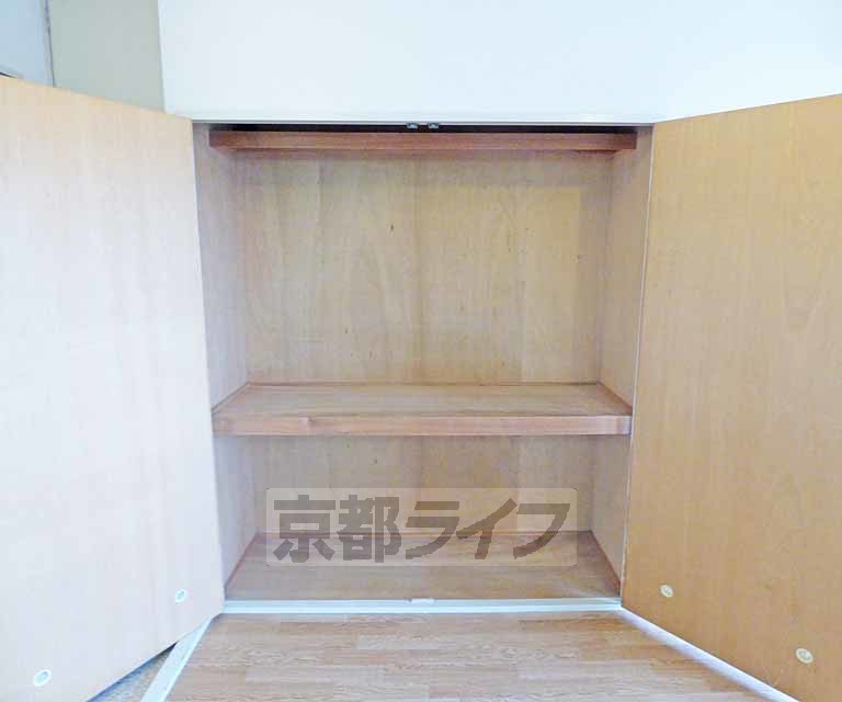 収納　広々とした収納です。