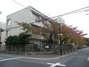 中学校　本庄中学校（中学校）まで788m